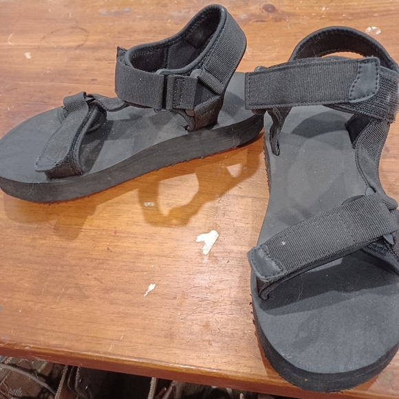 Sandals - Picture 2 of 2